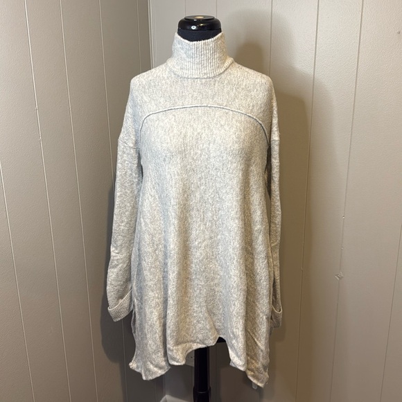 Artisan NY Women’s Small Turtleneck Long Sleeve Sweater Knit Sharkbite Hem - Picture 1 of 7